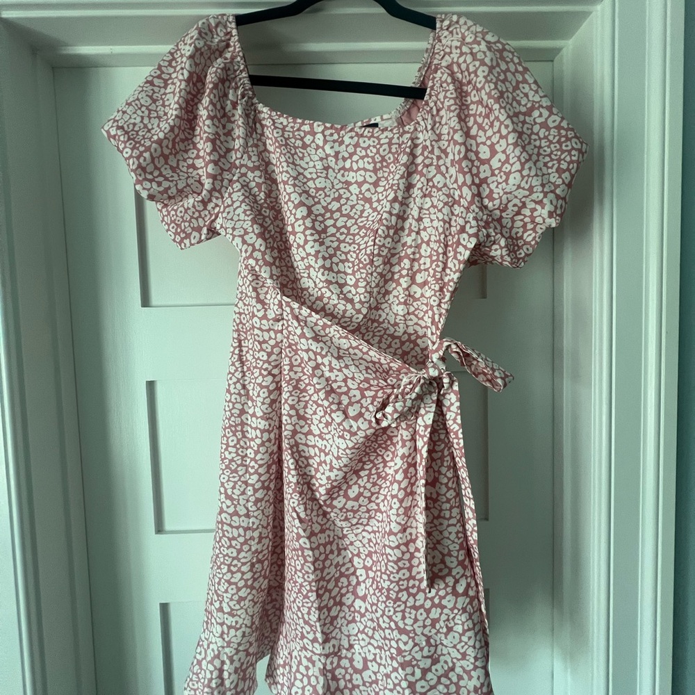 Elegant Pink Patterned Wrap Dress